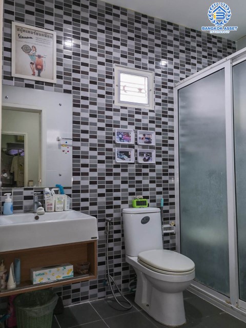 ทาวน์เฮ้าส์มือสองย่านนนทบุรี ม.พฤกษาวิลล์22 พระราม5-2 เนื้อที่มากถึง 19.5 ตร.ว. ฟังก์ชัน 3 ห้องนอน 2 ห้องน้ำ 1 ที่จอดรถ ร่มรื่น เงียบสงบ เพื่อนบ้านเป็นมิตร บนทำเลเดินทางสะดวก เชื่อมต่อหลายเส้นทาง ใกล้รถไฟฟ้าสายสีม่วง "สถานีแยกติวานนท์", สะพานพระราม 5 และทางด่วน "ศรีรัช"...